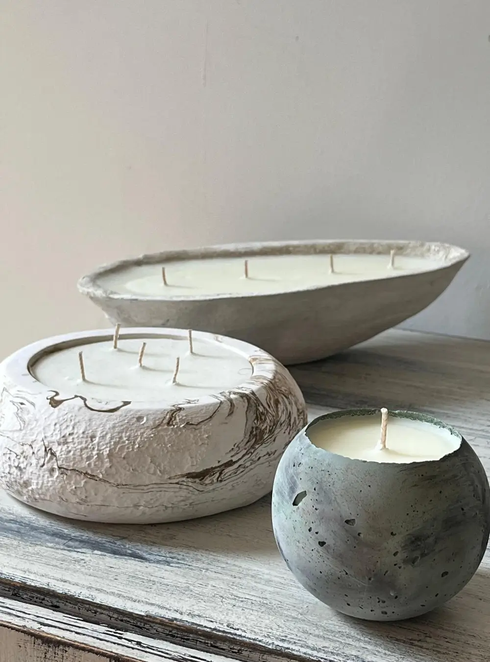 הסדרה לבנה – תמונה 2