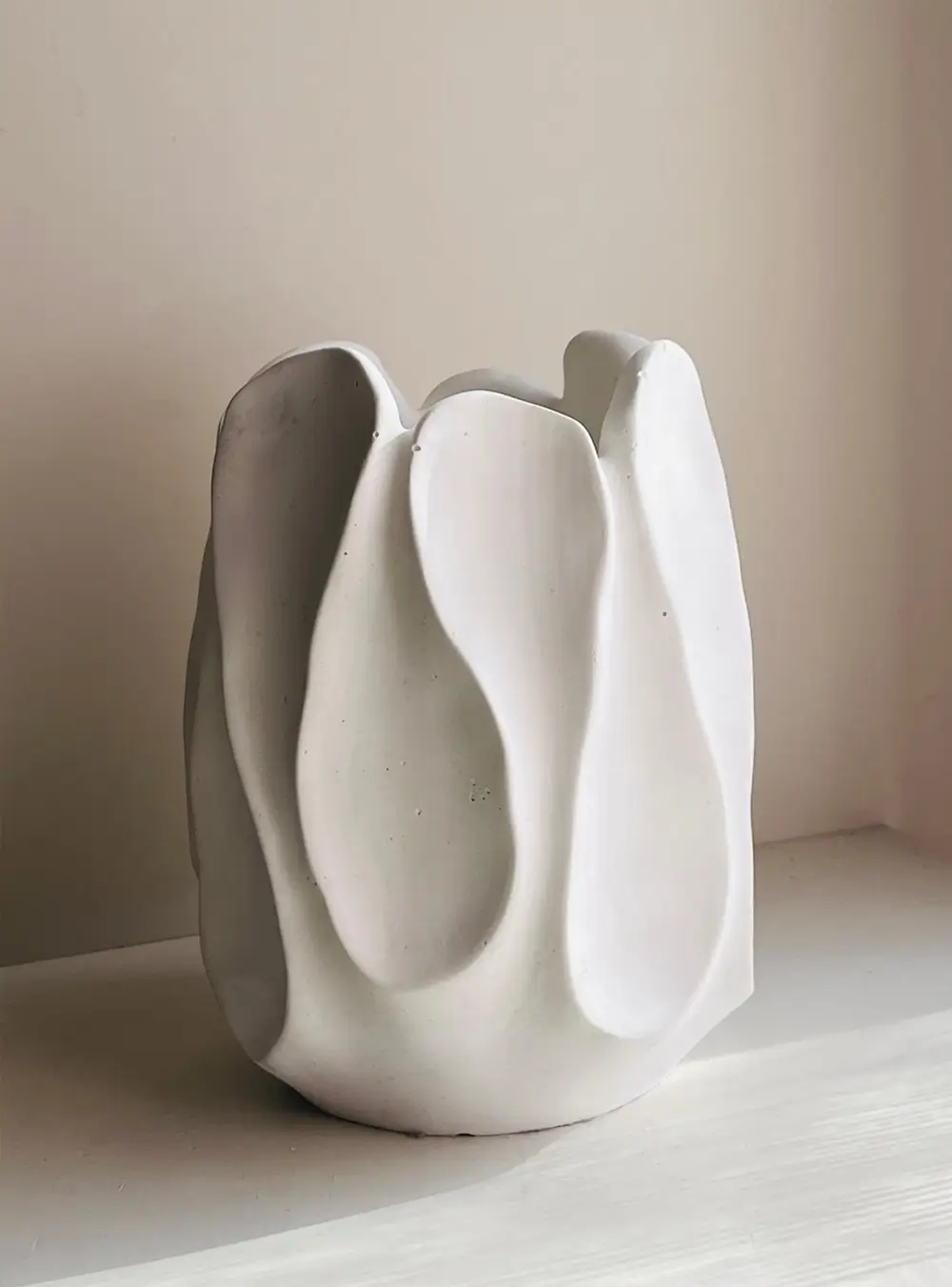 אגרטל בטון מעוצב גדול – תמונה 2